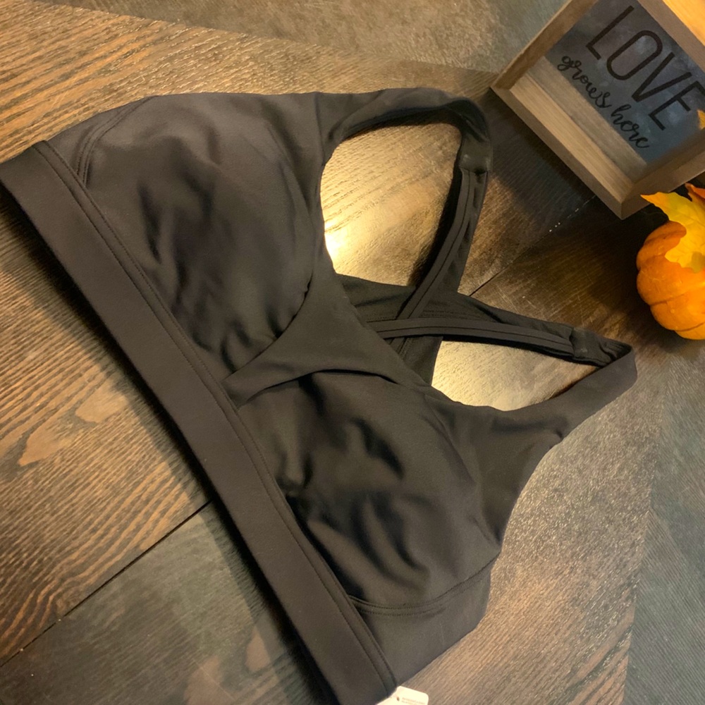 Lululemon stash it all bra NWT